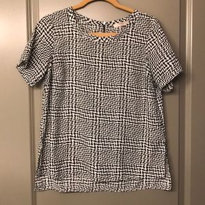 Short sleeve patterned blouse